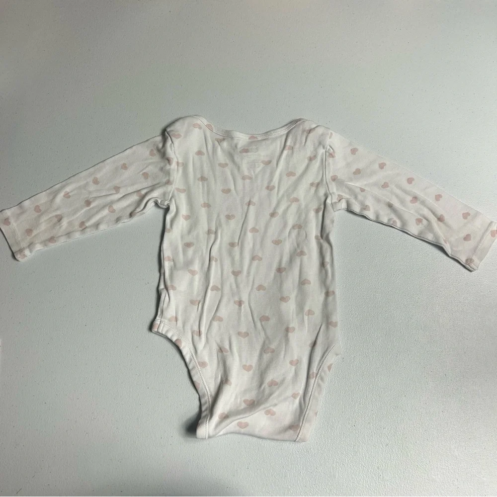 Pink and White Heart Patterned Kids Onesies Set of 2 Size 18 Months - Picture 3 of 7